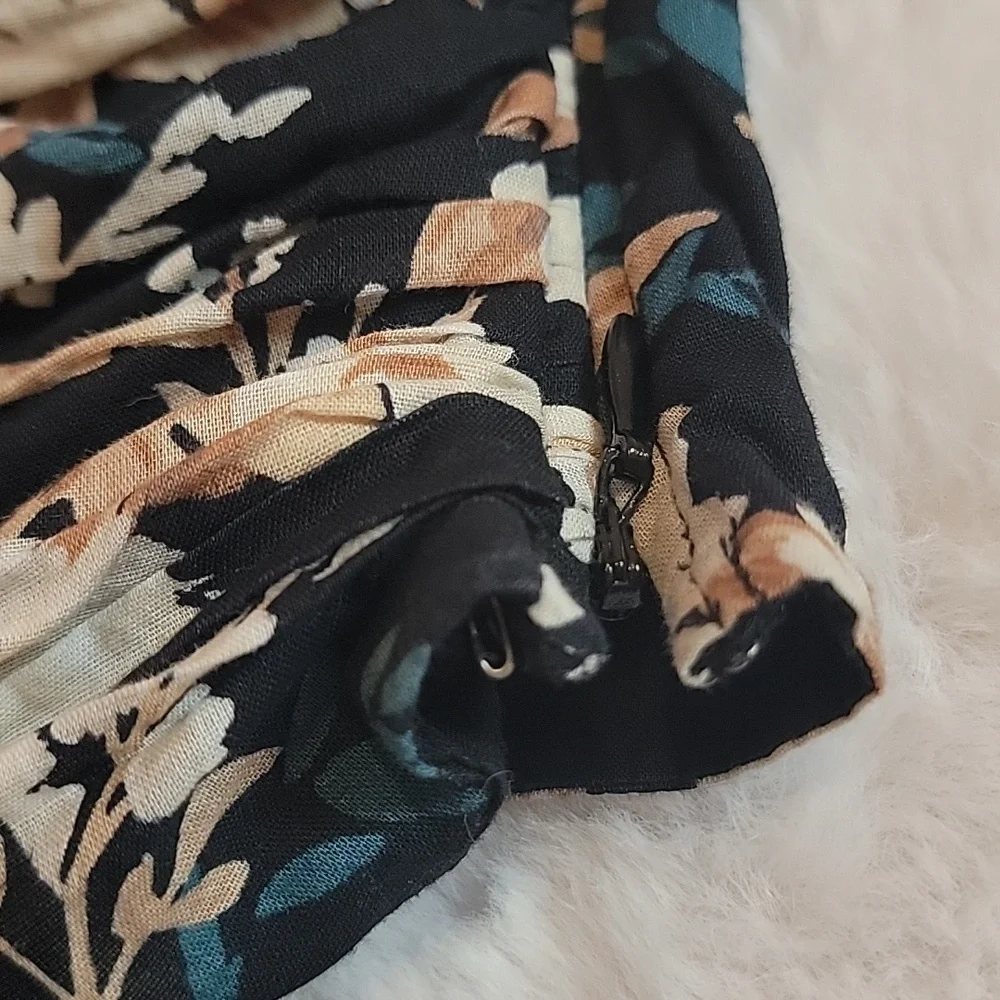 Abercrombie & Fitch Floral Puff Sleeve Top. Black & Tan. 100% Cotton. XS